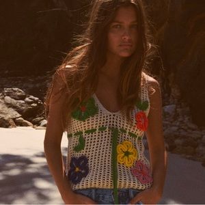 Zara FLORAL CROCHET KNIT TOP — L